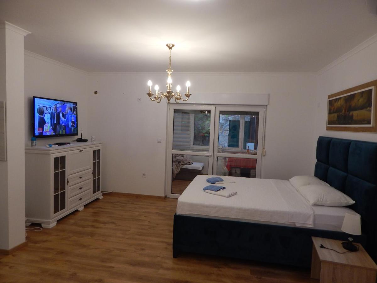 Sveti Stefan- Apartment Dora Екстериор снимка