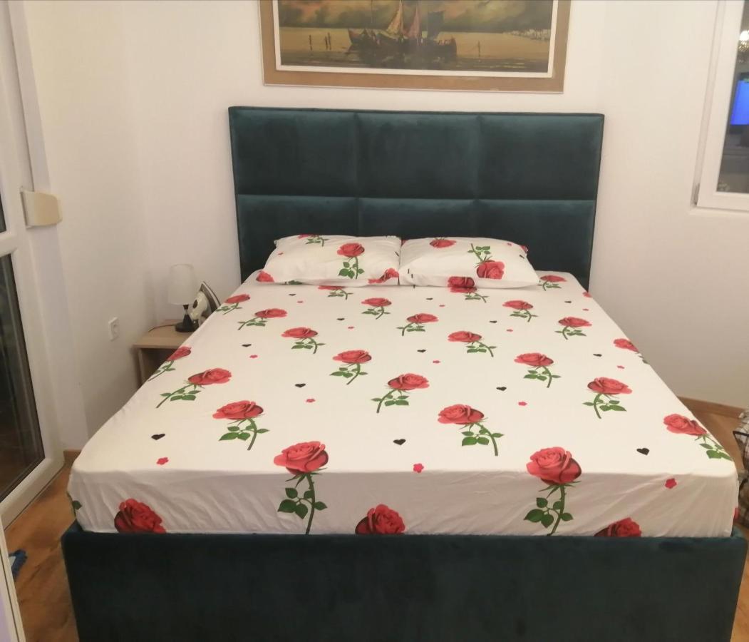 Sveti Stefan- Apartment Dora Екстериор снимка