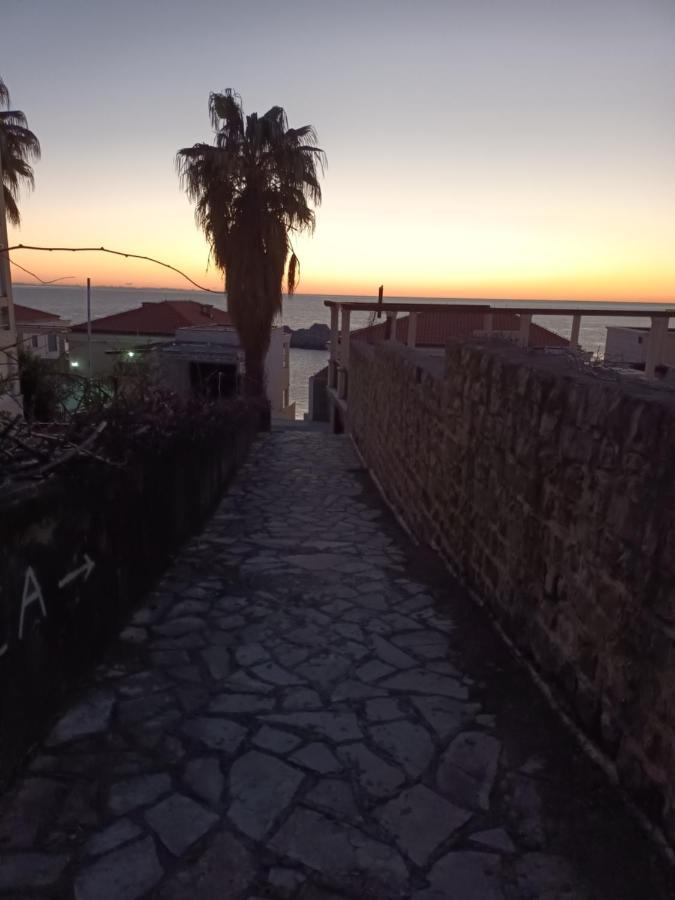 Sveti Stefan- Apartment Dora Екстериор снимка