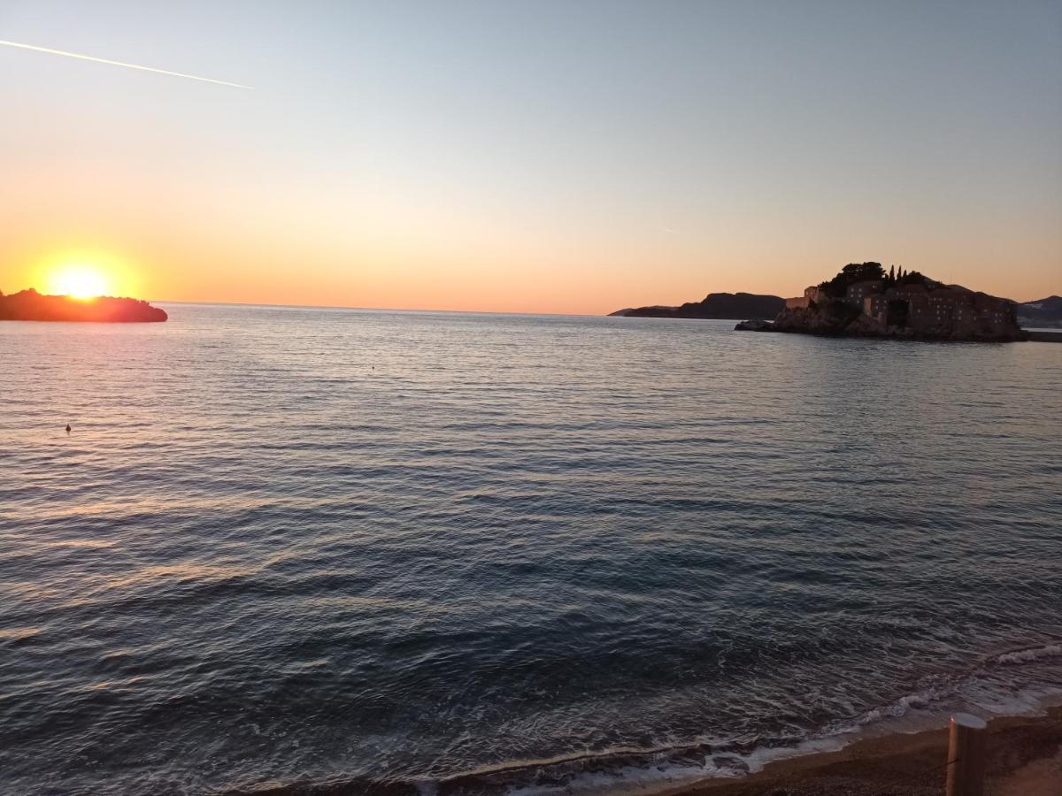 Sveti Stefan- Apartment Dora Екстериор снимка
